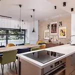 66m² 4 room maisonette apt. Near center&Prenzl.B